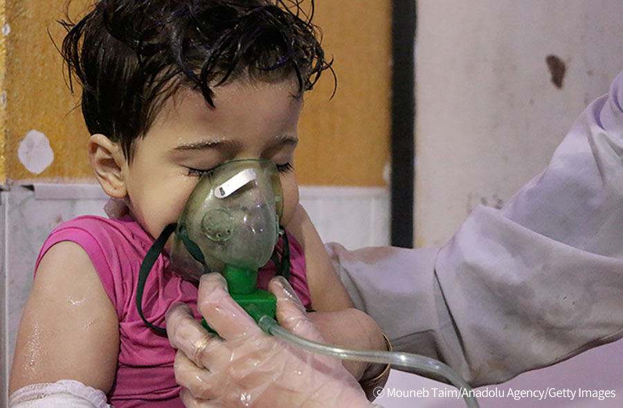 시리아 화학무기 공격에 고통받는 아동