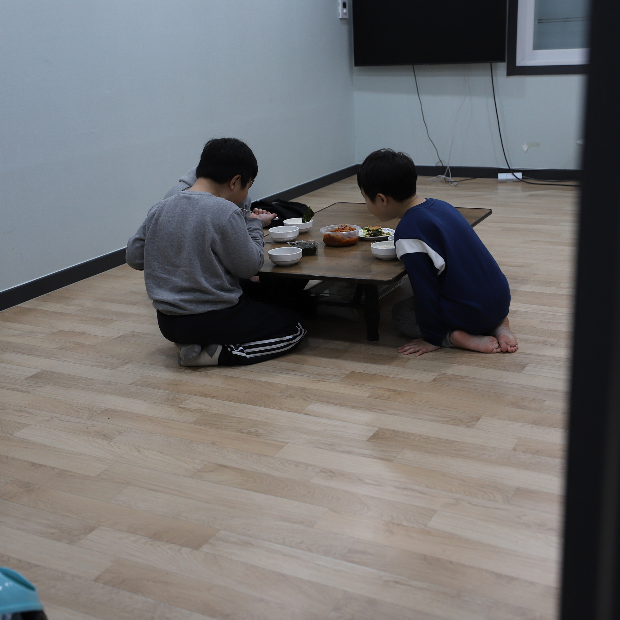 인근 교회에서 생활하는 은우와 은석이